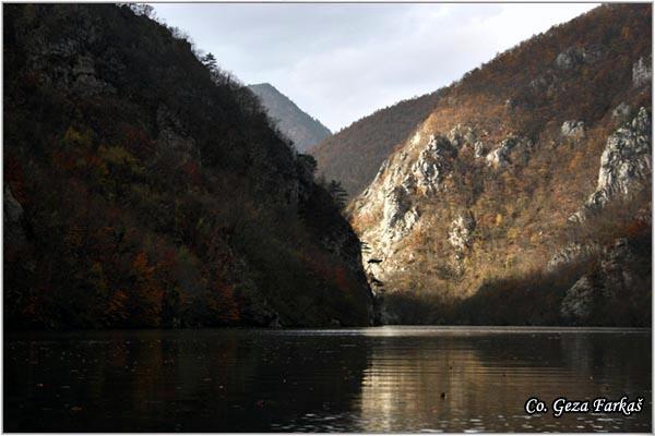 14_drina_river.jpg - Drina river canyon, Bosnia and Herzegovina